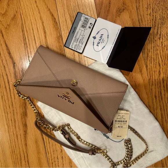 Prada Saffiano Leather Wallet with chain. NEW! - Picture 5 of 10